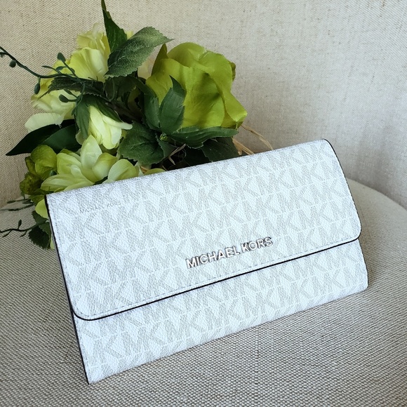 Michael Kors Handbags - 🌺NWT Michael Kors LG Trifold Wallet White grey MK